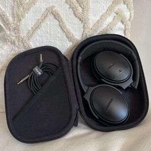 Bose Quiet Comfort 35 noise canceling headphones